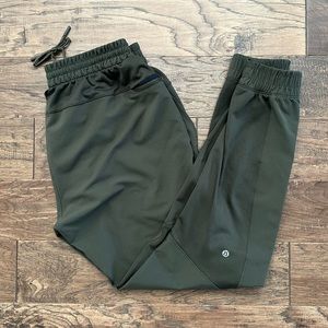 Lululemon license to train jogger. Men’s medium 30”. Dark olive